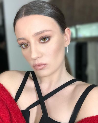 Gizem Karaca seksi ifşa fotoğrafı 337