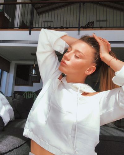 Gizem Karaca seksi ifşa fotoğrafı 381