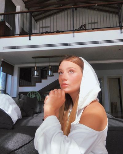 Gizem Karaca seksi ifşa fotoğrafı 382