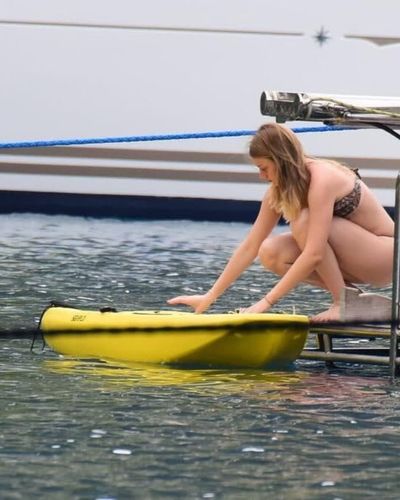 Gizem Karaca seksi ifşa fotoğrafı 400