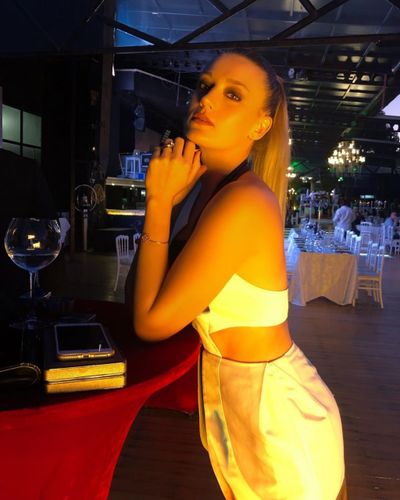 Gizem Karaca seksi ifşa fotoğrafı 417