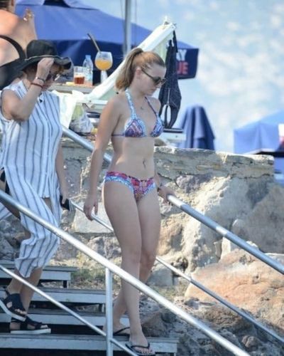 Gizem Karaca seksi ifşa fotoğrafı 434
