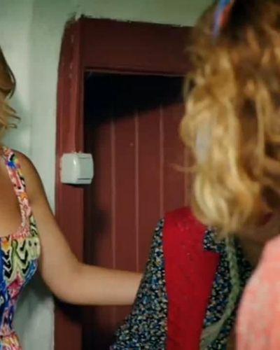 Gizem Karaca seksi ifşa fotoğrafı 506