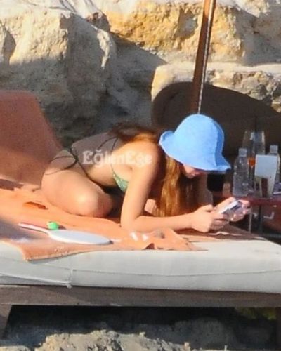 Gizem Karaca seksi ifşa fotoğrafı 54