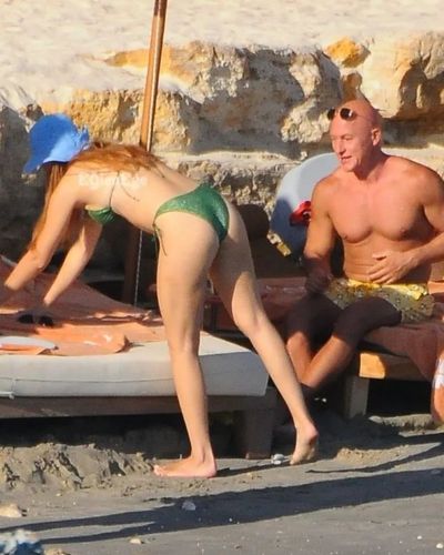 Gizem Karaca seksi ifşa fotoğrafı 91