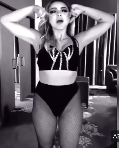 Hadise seksi ifşa fotoğrafı 44 — Hadise Sexy Dance (2021)
