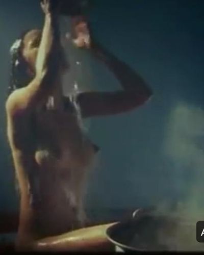 Hande Ataizi seksi ifşa fotoğrafı 13 — Mum Kokulu Kadınlar (1996)