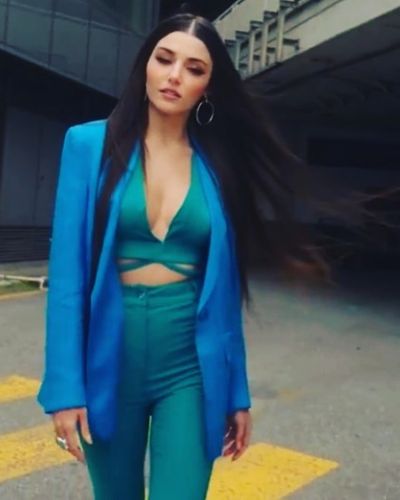 Hande Ercel seksi ifşa fotoğrafı 1092