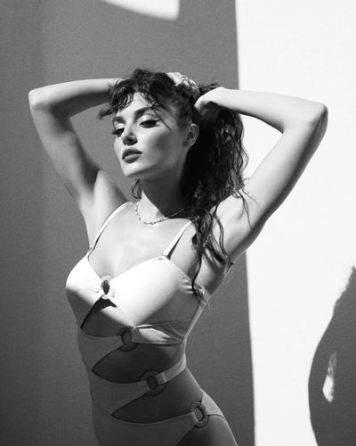 Hande Ercel seksi ifşa fotoğrafı 1394