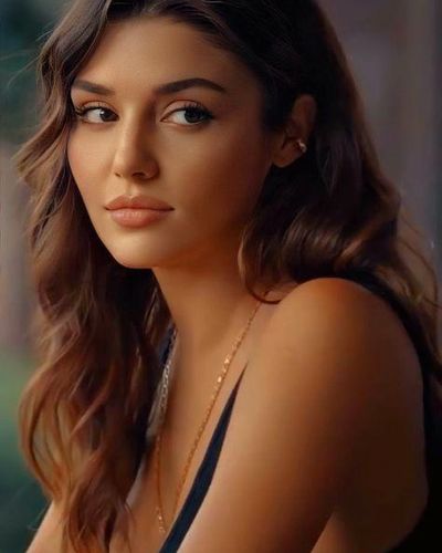 Hande Ercel seksi ifşa fotoğrafı 14 — Hande Ercel Sexy Photos Collection (2022)