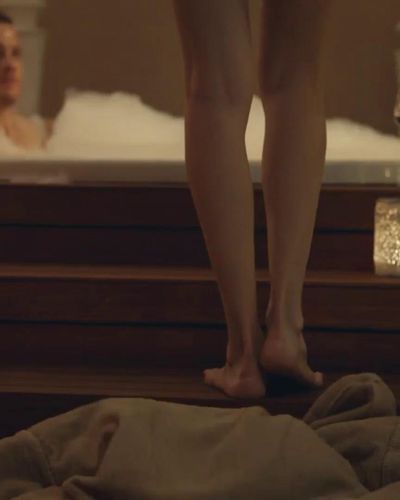 Hande Ercel seksi ifşa fotoğrafı 22 — Love Is In The Air (2020)