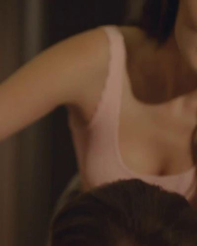 Hande Ercel seksi ifşa fotoğrafı 30 — Love Is In The Air (2020)