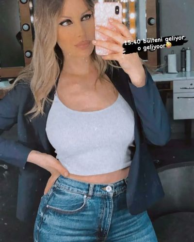 Hande Sarıoğlu seksi ifşa fotoğrafı 106