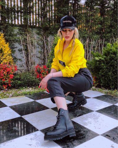 Hande Sarıoğlu seksi ifşa fotoğrafı 109