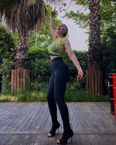 Hande Sarıoğlu seksi ifşa fotoğrafı 115