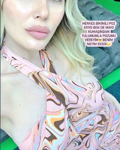 Hande Sarıoğlu seksi ifşa fotoğrafı 117