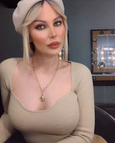 Hande Sarıoğlu seksi ifşa fotoğrafı 126