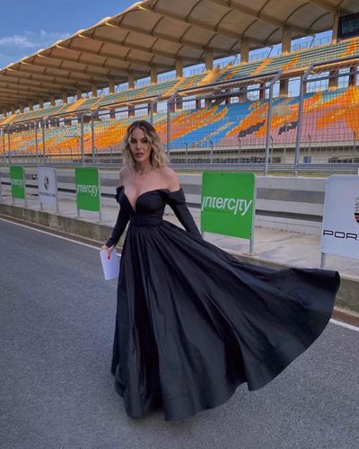 Hande Sarıoğlu seksi ifşa fotoğrafı 134