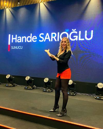 Hande Sarıoğlu seksi ifşa fotoğrafı 17