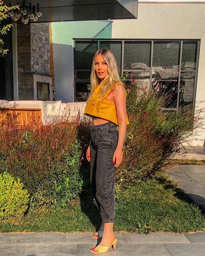 Hande Sarıoğlu seksi ifşa fotoğrafı 23