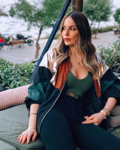 Hande Sarıoğlu seksi ifşa fotoğrafı 32
