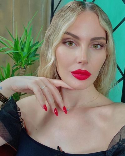 Hande Sarıoğlu seksi ifşa fotoğrafı 39