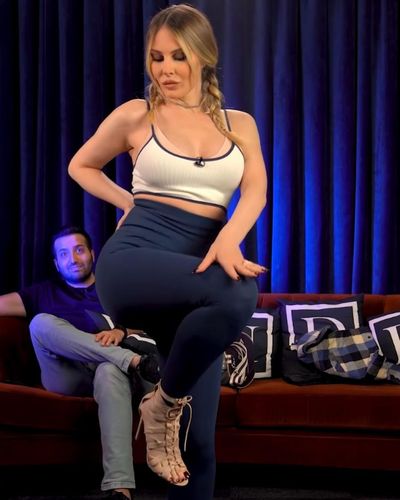 Hande Sarıoğlu seksi ifşa fotoğrafı 53