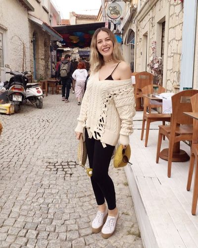 Hande Sarıoğlu seksi ifşa fotoğrafı 73