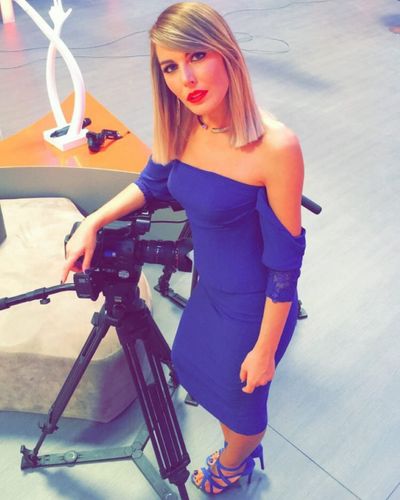 Hande Sarıoğlu seksi ifşa fotoğrafı 89