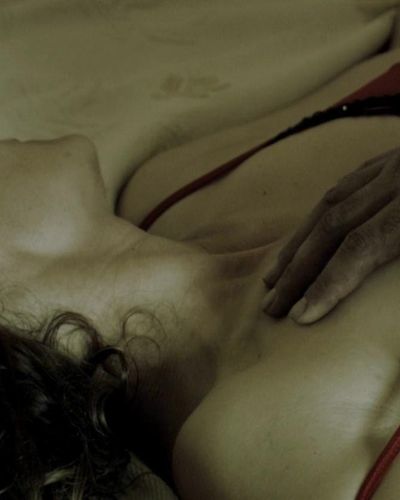 Hatice Aslan seksi ifşa fotoğrafı 27 — Üç Maymun (2008)