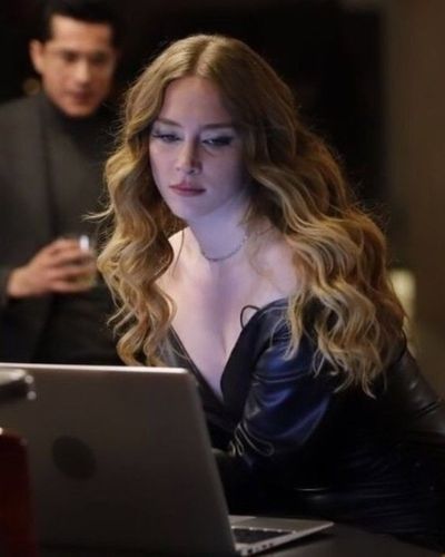 Hayal Köseoğlu seksi ifşa fotoğrafı 211