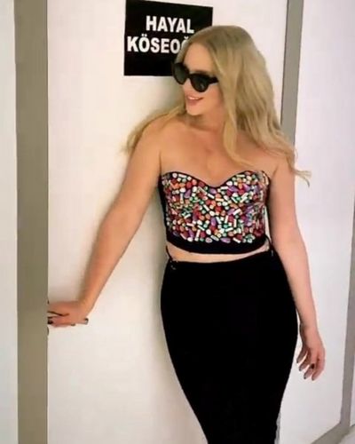 Hayal Köseoğlu seksi ifşa fotoğrafı 250
