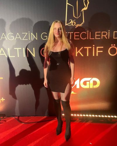Hayal Köseoğlu seksi ifşa fotoğrafı 274