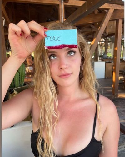 Hayal Köseoğlu seksi ifşa fotoğrafı 325