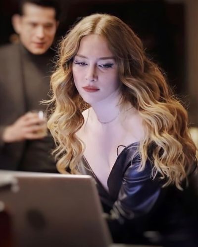 Hayal Köseoğlu seksi ifşa fotoğrafı 373
