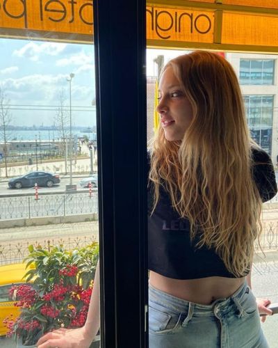 Hayal Köseoğlu seksi ifşa fotoğrafı 396