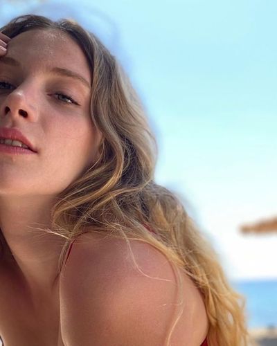 Hayal Köseoğlu seksi ifşa fotoğrafı 569