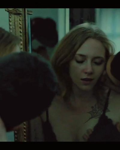 Hayal Köseoğlu seksi ifşa fotoğrafı 12 — Bir Nefes Daha (2021)