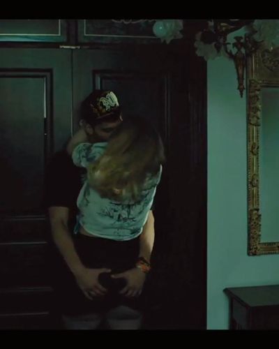 Hayal Köseoğlu seksi ifşa fotoğrafı 2 — Bir Nefes Daha (2021)