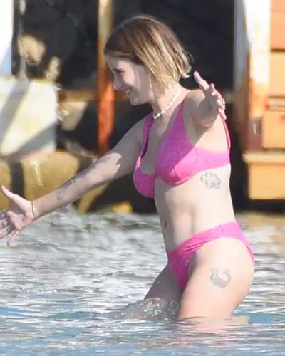 Hazal Kaya seksi ifşa fotoğrafı 121
