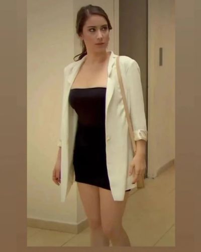 Hazal Kaya seksi ifşa fotoğrafı 143
