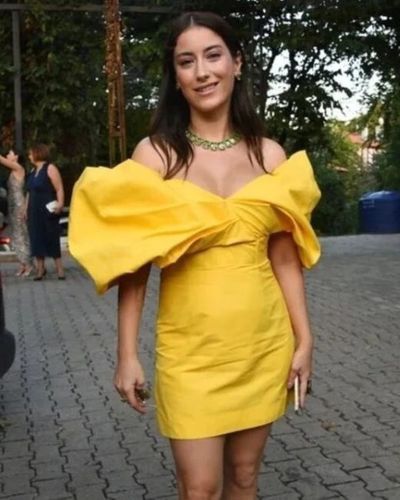 Hazal Kaya seksi ifşa fotoğrafı 150