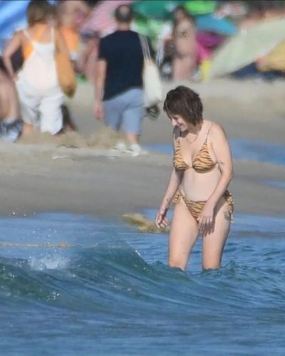 Hazal Kaya seksi ifşa fotoğrafı 170