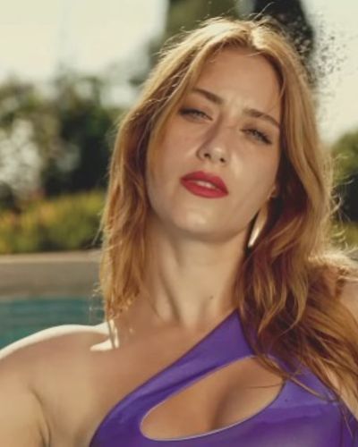 Hazal Kaya seksi ifşa fotoğrafı 171