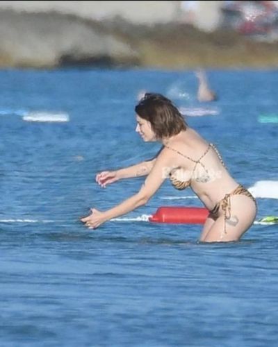 Hazal Kaya seksi ifşa fotoğrafı 190