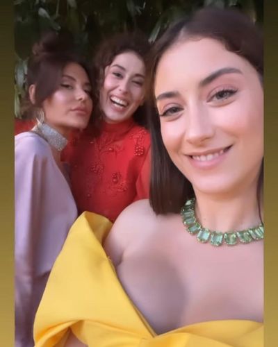 Hazal Kaya seksi ifşa fotoğrafı 203