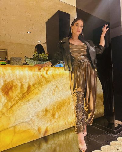 Hazal Kaya seksi ifşa fotoğrafı 204
