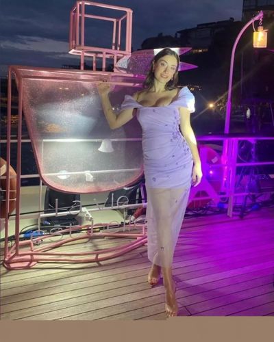 Hazal Kaya seksi ifşa fotoğrafı 209