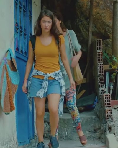 Hazal Kaya seksi ifşa fotoğrafı 296