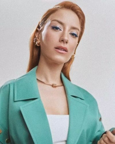Hazal Kaya seksi ifşa fotoğrafı 323